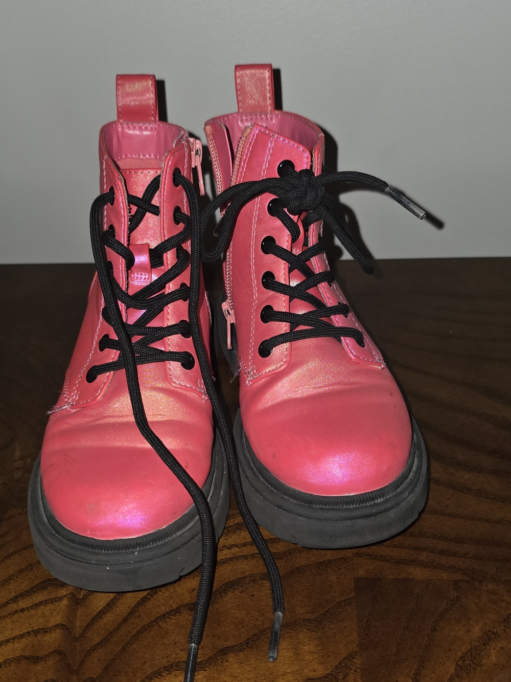art class IRIDESCENT Pink Lace-Up Kids Ankle Boots with Black Laces